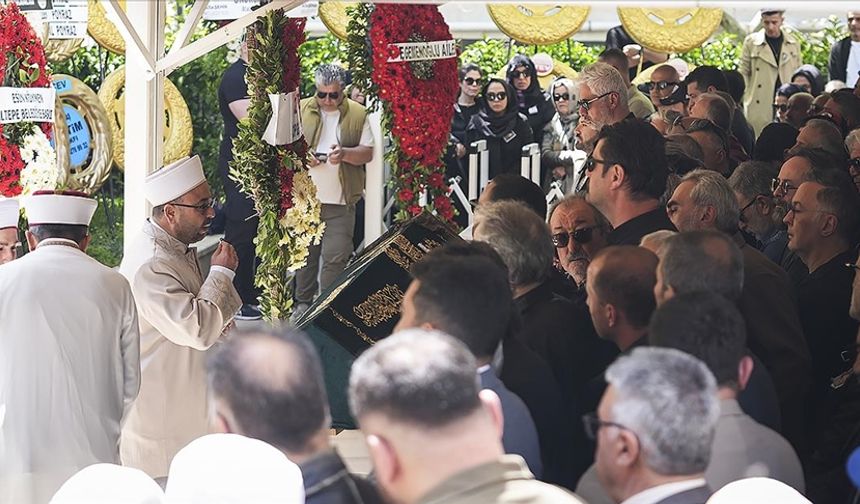 Ünlü şarkıcı Tarkan'ın annesi Neşe Tevetoğlu son yolculuğuna uğurlandı