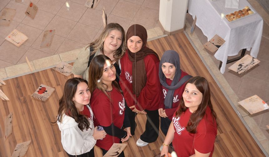 Uşak ve Banaz'da yaşanan kuraklığı Sakura ağacından esinlenerek yansıttılar!