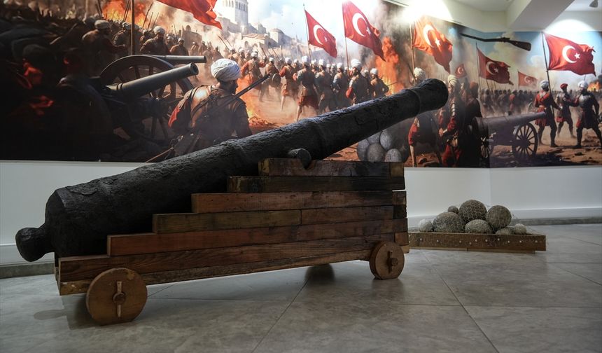 Efes Müzesi'nde taş baltadan SİHA'ya sergisi