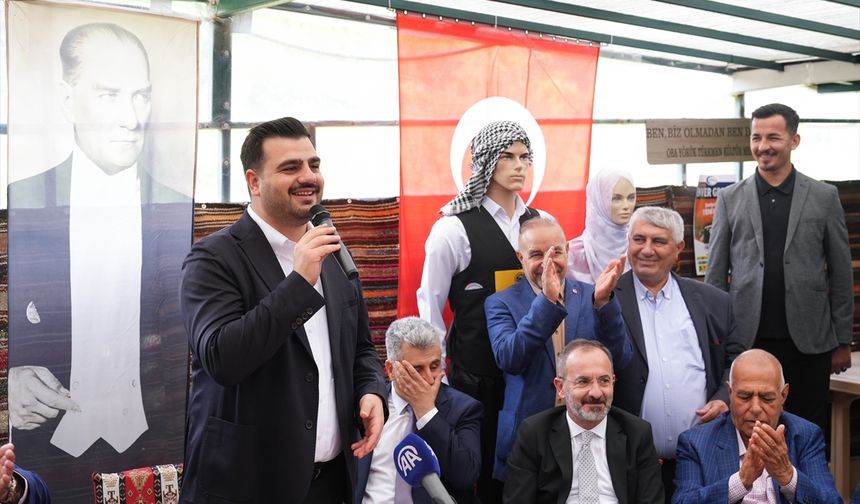 AK Partili Eyüp Kadir İnan, İzmir'de Şanlıurfalılarla buluştu