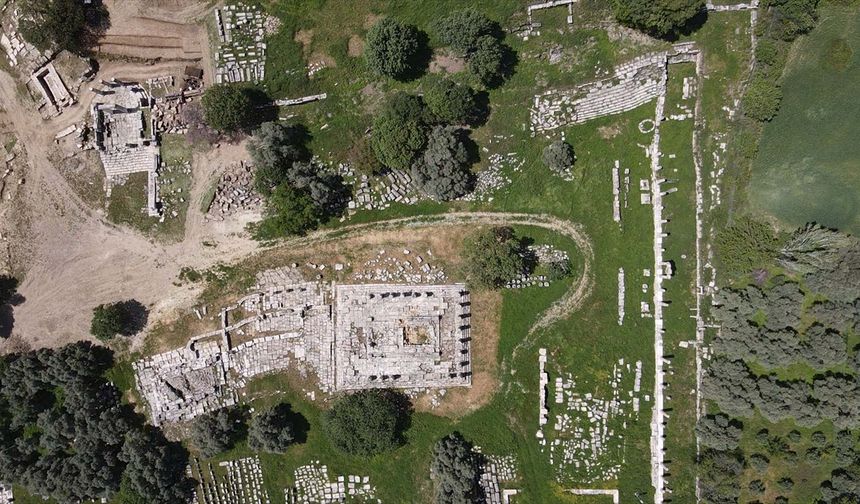 Muğla'da Lagina Hekate Kutsal Alanı'nda kentin giriş kapısı ve dükkanlar açığa çıkarılıyor