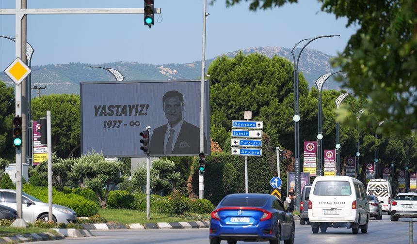 Ferdi Zeyrek, gözyaşlarıyla uğurlanıyor! Nurcan Zeyrek: O'na verdiğim sözü tutup hem anne hem baba olacağım!