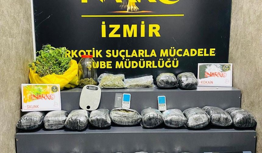 İzmir'de 22 kilo yasaklı madde ele geçirildi!