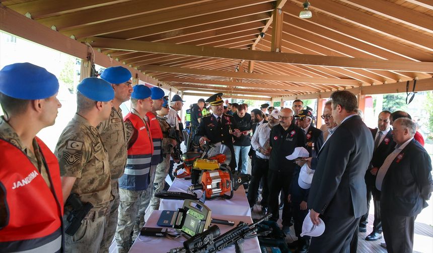 Uşak İl Jandarma Komutanı Kıdemli Albay Fahri Semiz, silah arkadaşları için konuştu