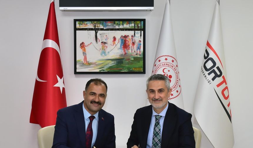 Manisa için  Ankara'da imzalar atıldı!