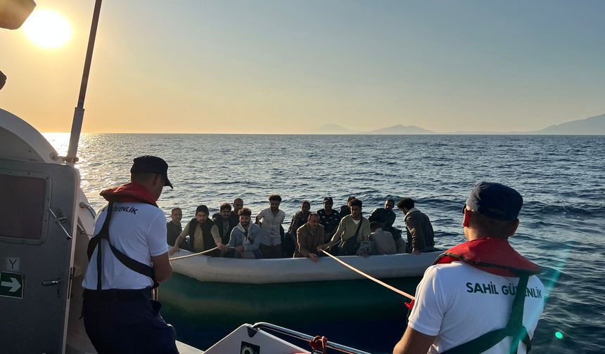 Muğla açıklarında 14 düzensiz göçmen kurtarıldı