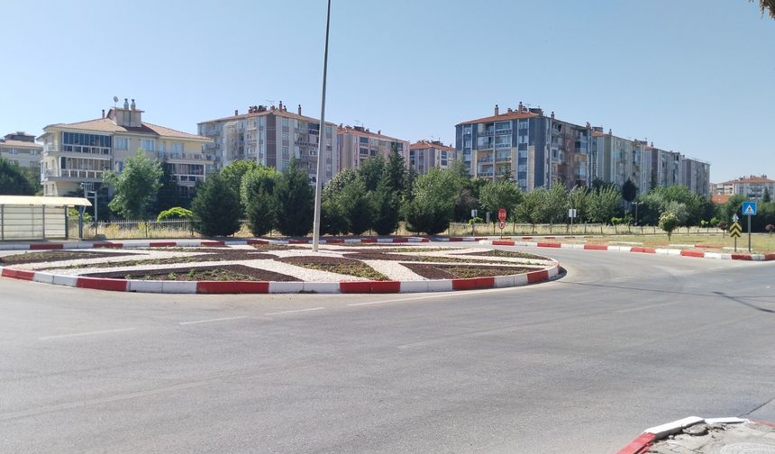 Uşak Halk Konutları kavşağında ölümlü ve yaralamalı kazaların önüne geçilmeli