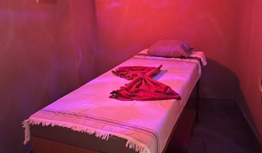 Uşak'ta masaj salonu operasyonu! 12 kadının ifadesi alındı ve 3 kişi tutuklandı!