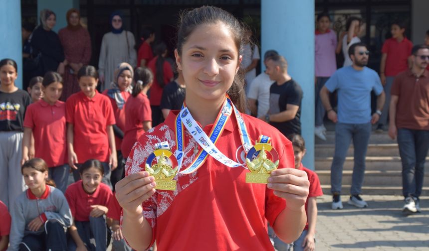 Avrupa şampiyonu Nehir Özcan'a Manisa'daki okulunda coşkulu karşılandı