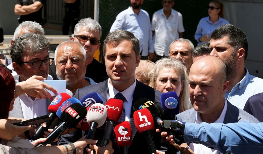 Deniz Yücel, gözaltındaki Tunç Soyer ve ekibi için açıklama yaptı