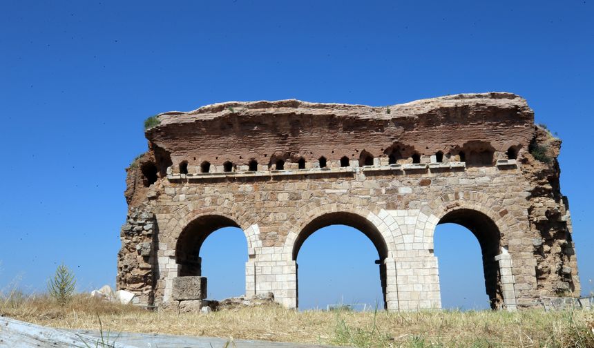 Tralleis Antik Kenti'nin 2 bin yıllık havuzu yeniden suyla buluşacak