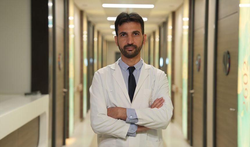 Doç. Dr. Mehmet Ağırman, deniz ve havuza yüksekten atlayanları uyardı