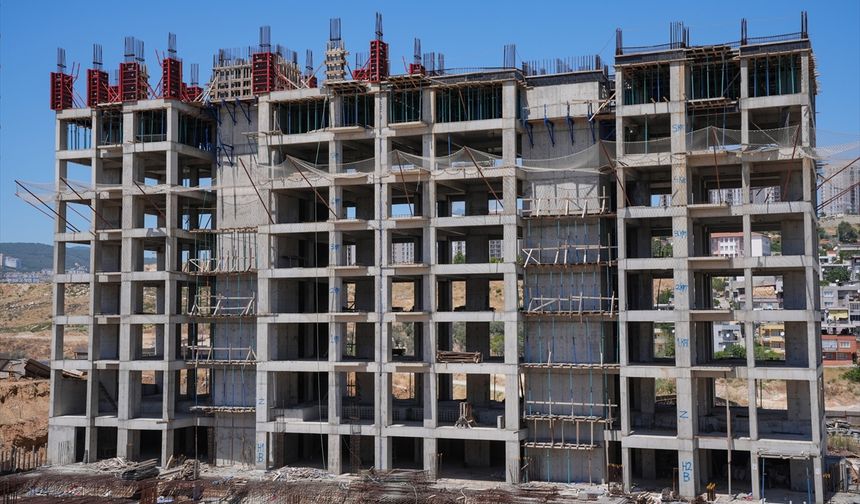İzmir Gaziemir ve Karabağlar'daki konut mağdurları bakanlığa seslendi