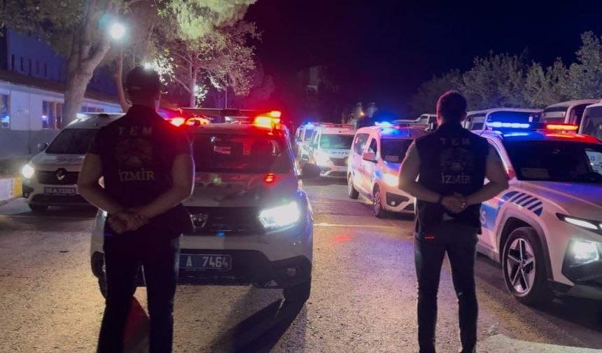 İzmir merkezli FETÖ operasyonu, 371 gözaltı!