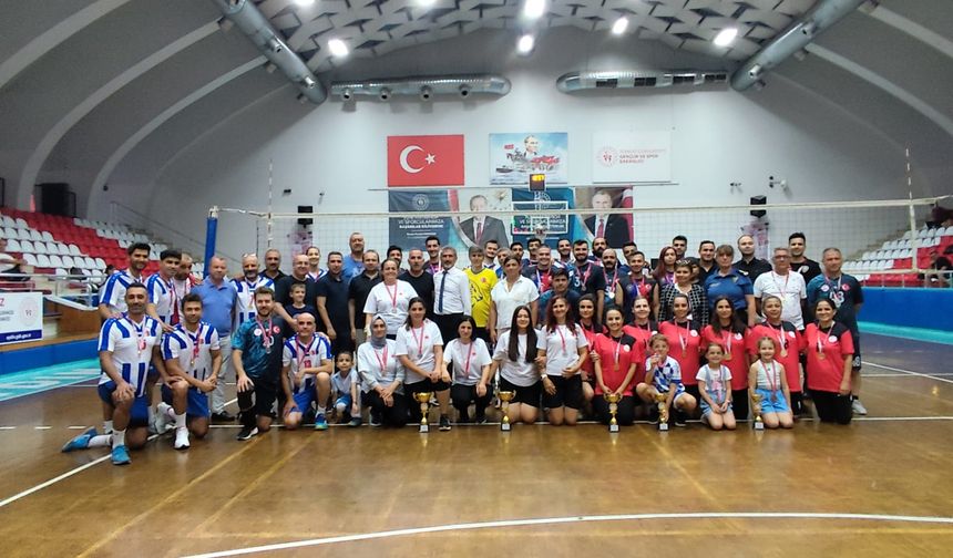 Aydın'da 15 Temmuz kapsamında voleybol turnuvası yapıldı