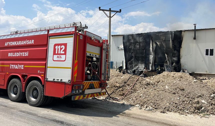 Afyonkarahisar'da atölyede çıkan yangın söndürüldü