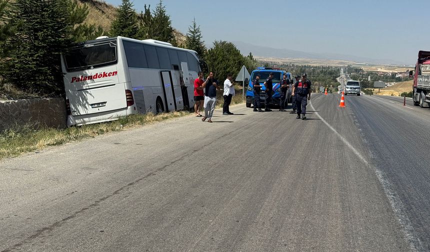 Afyonkarahisar'da zincirleme kaza; 4 yaralı!