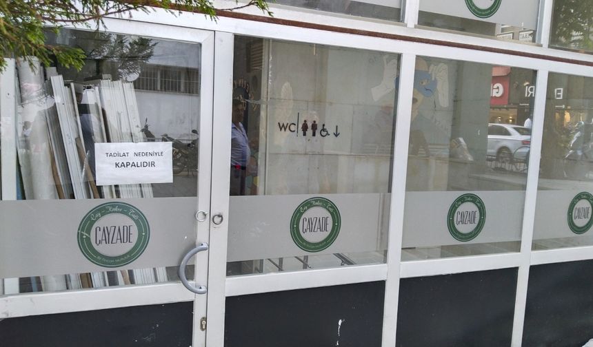 Uşak Tiritoğlu Parkı'ndaki vatandaşların tuvalet sorunu! Belediye tadilatı bir türlü bitirmedi!