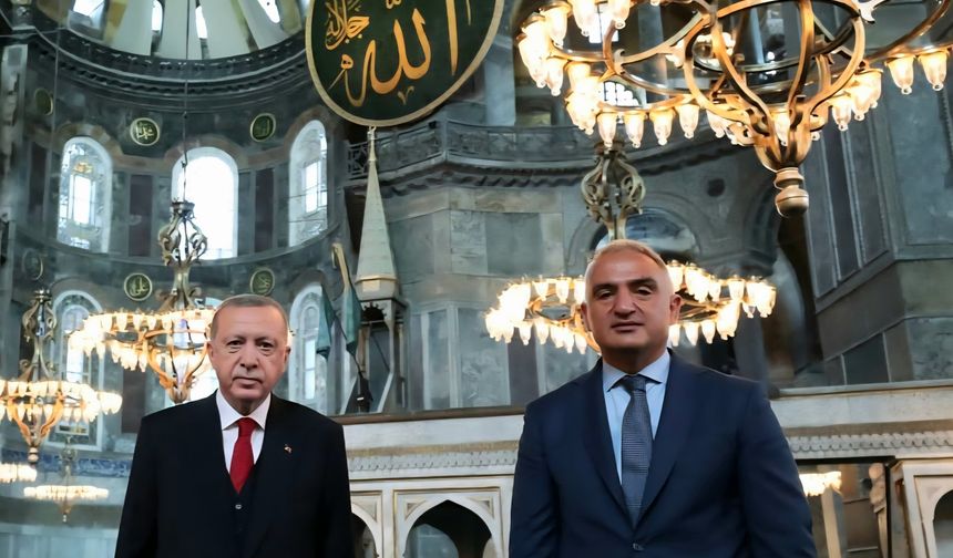 Cumhurbaşkanı Başdanışmanı tarafından topa tutulan Kültür Bakanı'nın Uşak programında AK Parti ziyareti yok