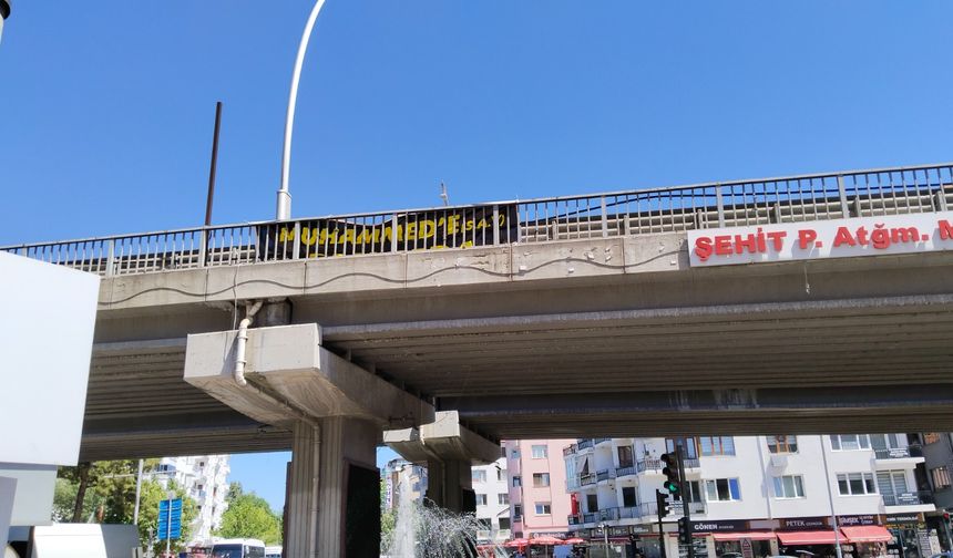 Uşak TÜGVA'dan Leman'a pankartlı tepki!