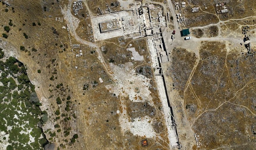 Blaundos Antik Kenti'nde Roma'nın şehirleşme altyapısı ortaya çıkarıldı
