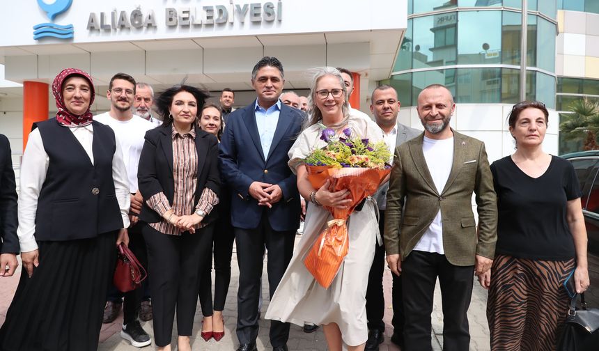 AK Parti'li Çankırı'dan Aliağa Belediye Başkanı Acar'a ziyaret