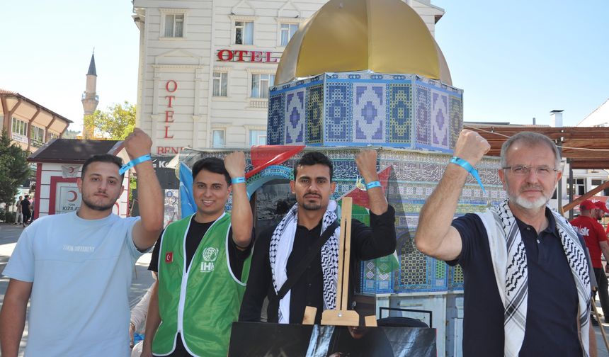 Kütahya'da Küresel Sumud Filosu'na "mavi kurdeleli" destek !