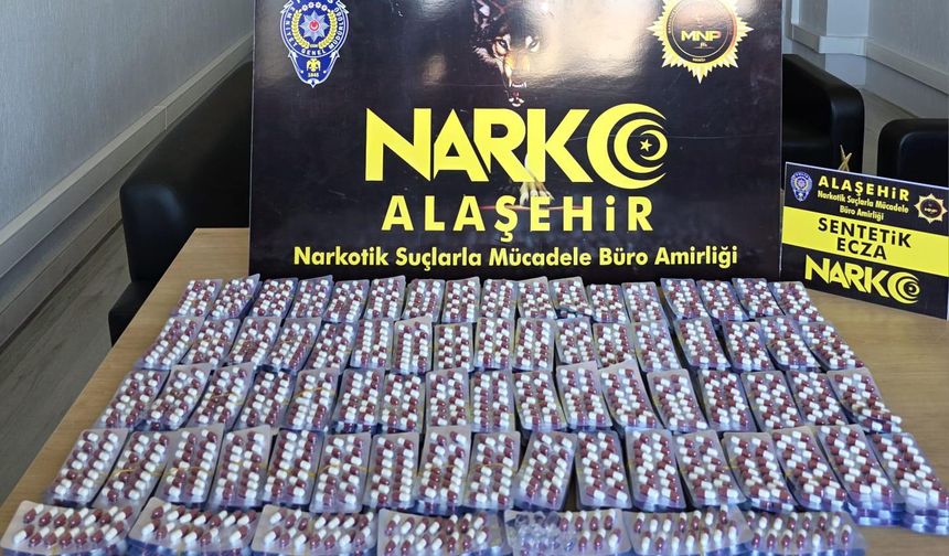 Manisa'da 4 bin 191 sentetik ecza hapı ele geçirildi