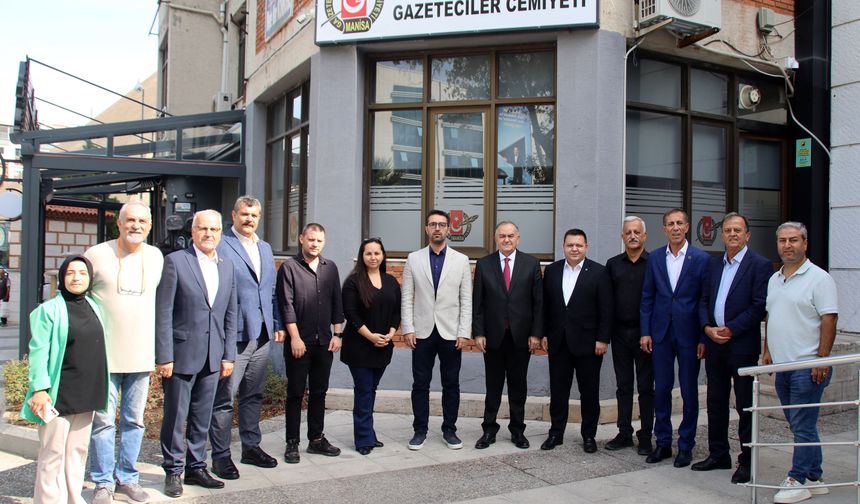 MHP Grup Başkanvekili Akçay, Manisa'da ziyaretlerde bulundu