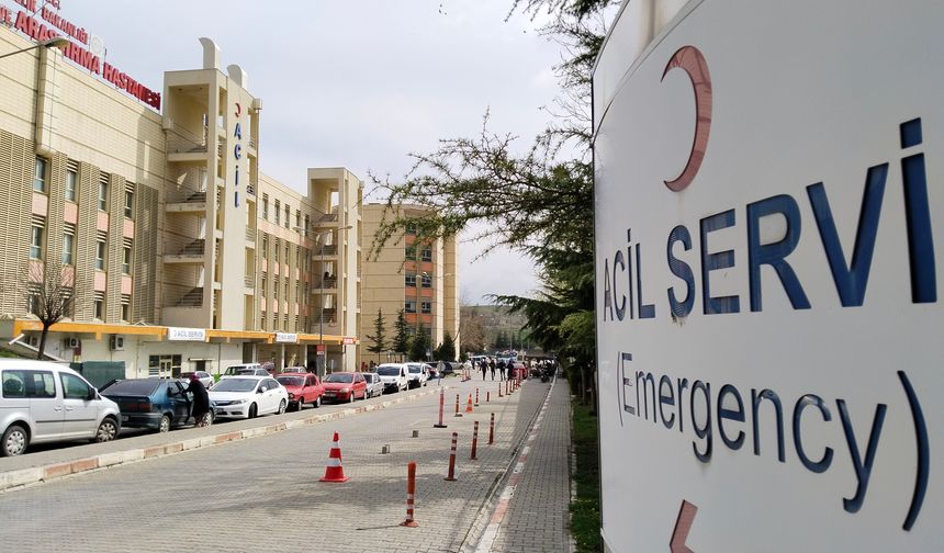 Uşak'ta demirle yaralanan genç yaşam savaşı veriyor