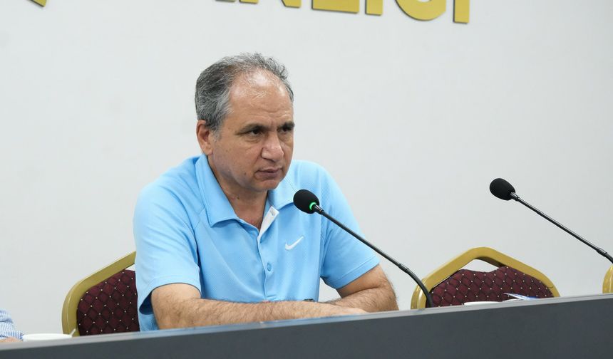 Uşak'taki yol, su ve hastane gibi yatırımları AK Parti Teşkilatıyla istişare etti