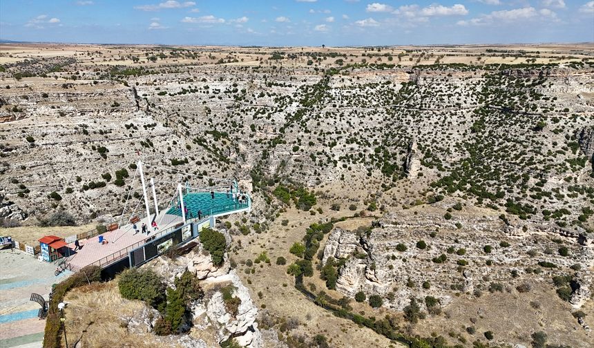 Ulubey Kanyonu'nun saklı kalan güzellikleri sanal uçuşla keşfedilebilecek