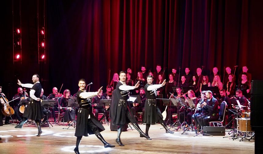 İzmir Devlet Türk Dünyası Dans ve Müzik Topluluğu'ndan 29 Ekim özel konseri