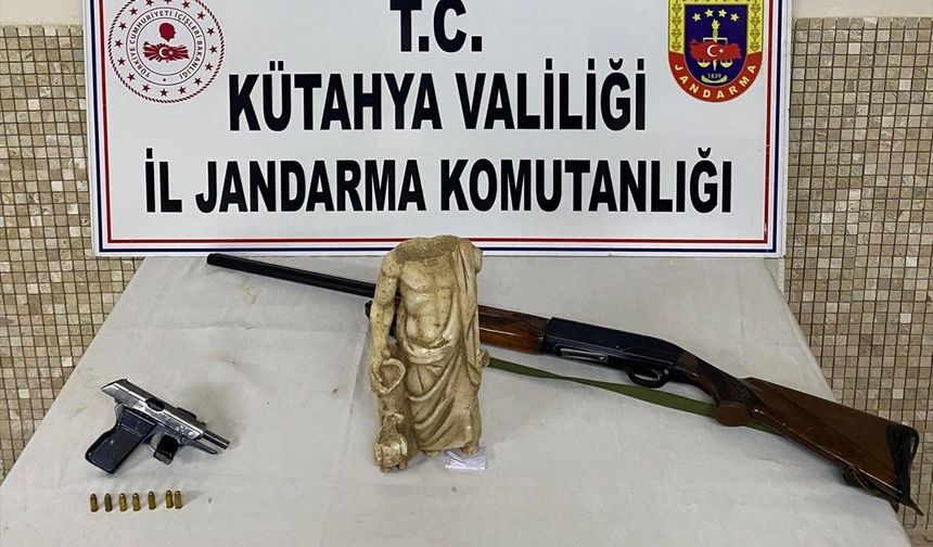 Kütahya'da Roma Dönemi'ne ait  heykel ele geçirildi