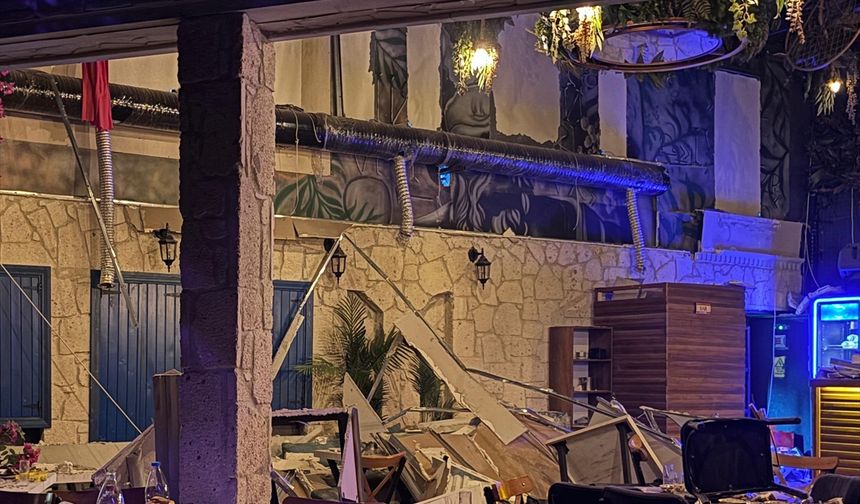 İzmir'de eğlence merkezinde duvar çöktü, 6 kişi yaralandı!