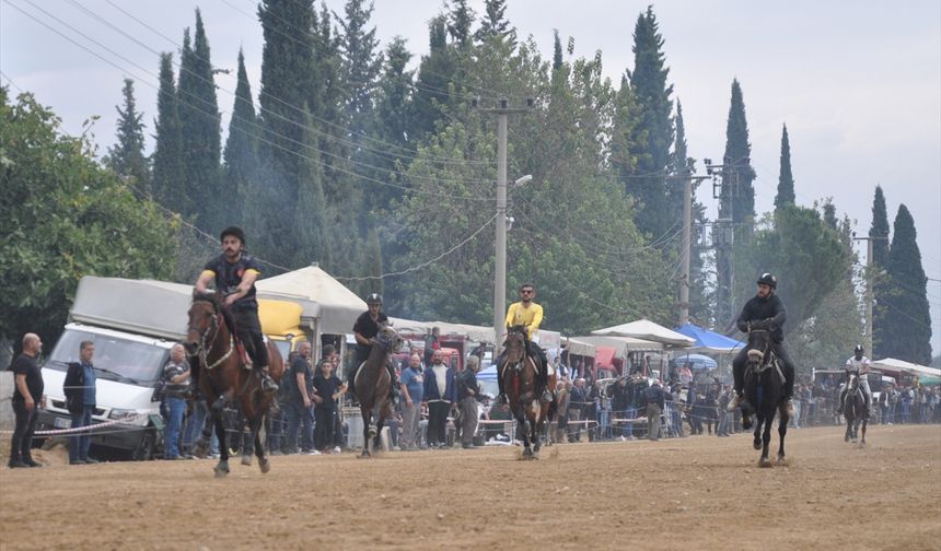 İzmir'de 39. Çaylı Rahvan At Yarışları yapıldı