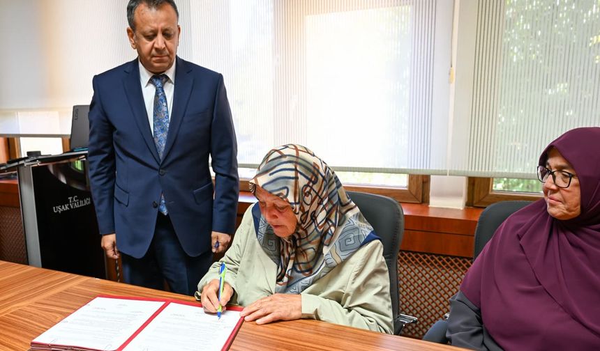 Gurbetçi Emine Erdoğmuş, Uşak Bozkuş köyüne sağlık ocağı yaptırıyor