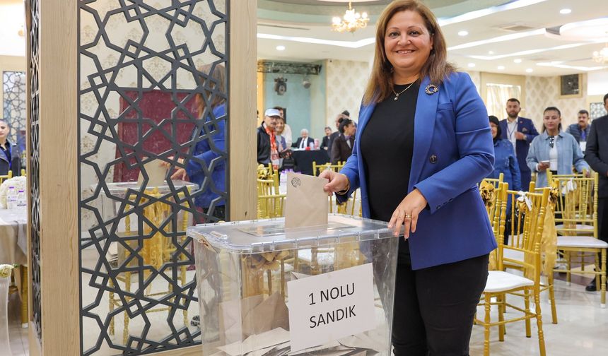Uşak'ın komşusu Afyonkarahisar'da Belediye Başkanı Burcu Köksal, kendisine saldıran CHP'lilere ateş püskürdü