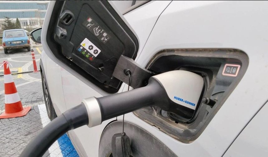 Elektrikli otomobil sayısı giderek artıyor! Uşak'ta tüm yakıt gruplarına mensup 86 bin 755 otomobil var!