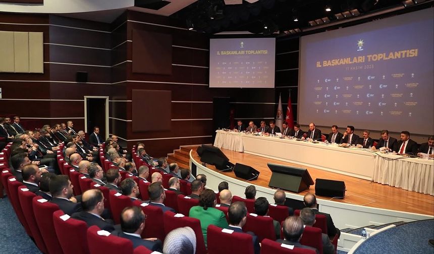 AK Parti Uşak İl Başkanı, daraltılmış il başkanları toplantısına katıldı