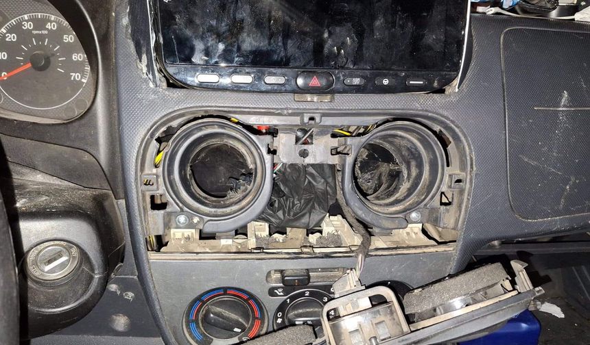 Uşak'ta araba klimasının içinde tehlikeli kristal bulundu