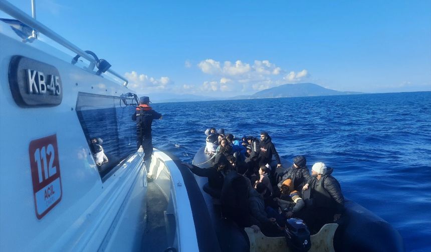 İzmir'de  88 düzensiz göçmen yakalandı, 26 düzensiz göçmen kurtarıldı