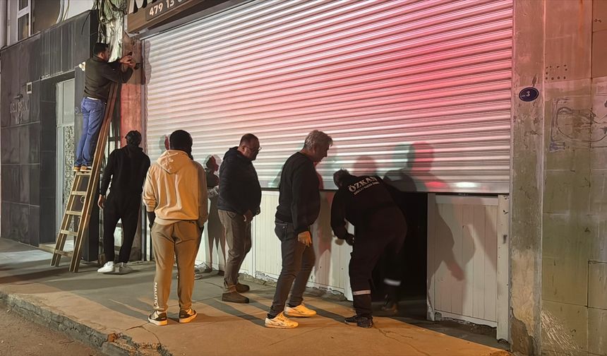 İzmir'de baskı atölyesinde yangın çıktı