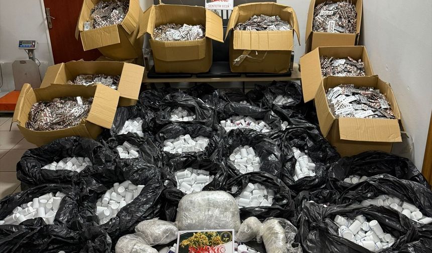 İzmir'de zehir tacircilerinin kullandığı depo deşifre edildi