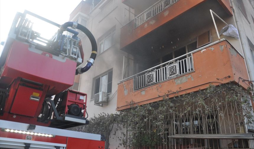 Ödemiş'teki ev yangını söndürüldü