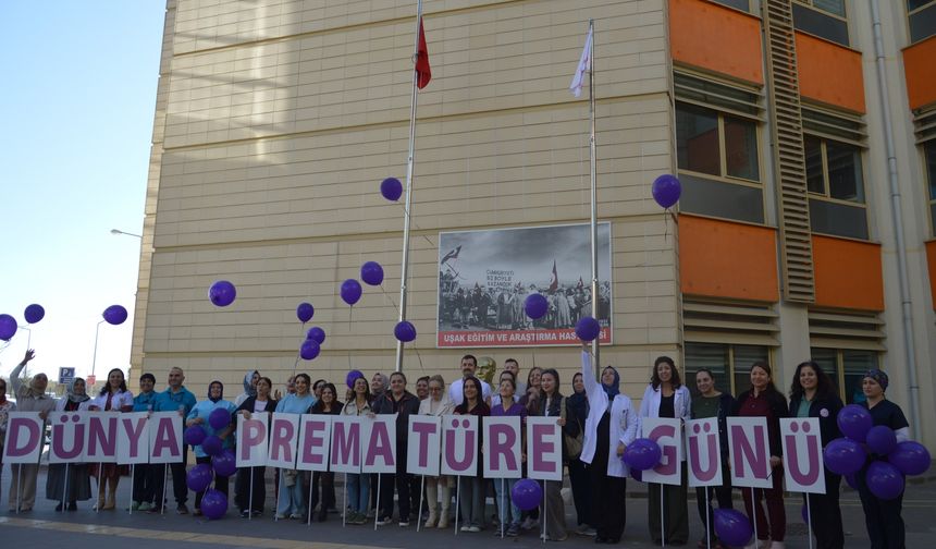 Uşak Eğitim ve Araştırma Hastanesi'nde mor balonlar uçuruldu