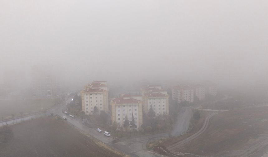 Uşak'ta sisli hava etkisini göstermeye başladı