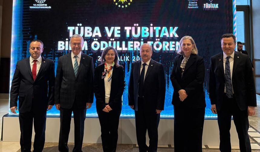 Uşak Üniversitesi Rektörü, TÜBA ve TÜBİTAK ödül törenine katıldı