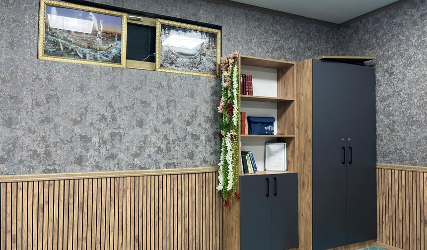 Uşak Eğitim ve Araştırma Hastanesi'nin Sercan Keleş ve hayırseverin katkısıyla mescidi yenilendi