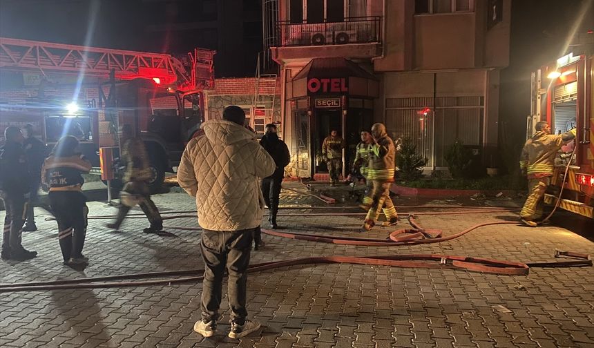 Manisa'da otelde çıkan yangın söndürüldü